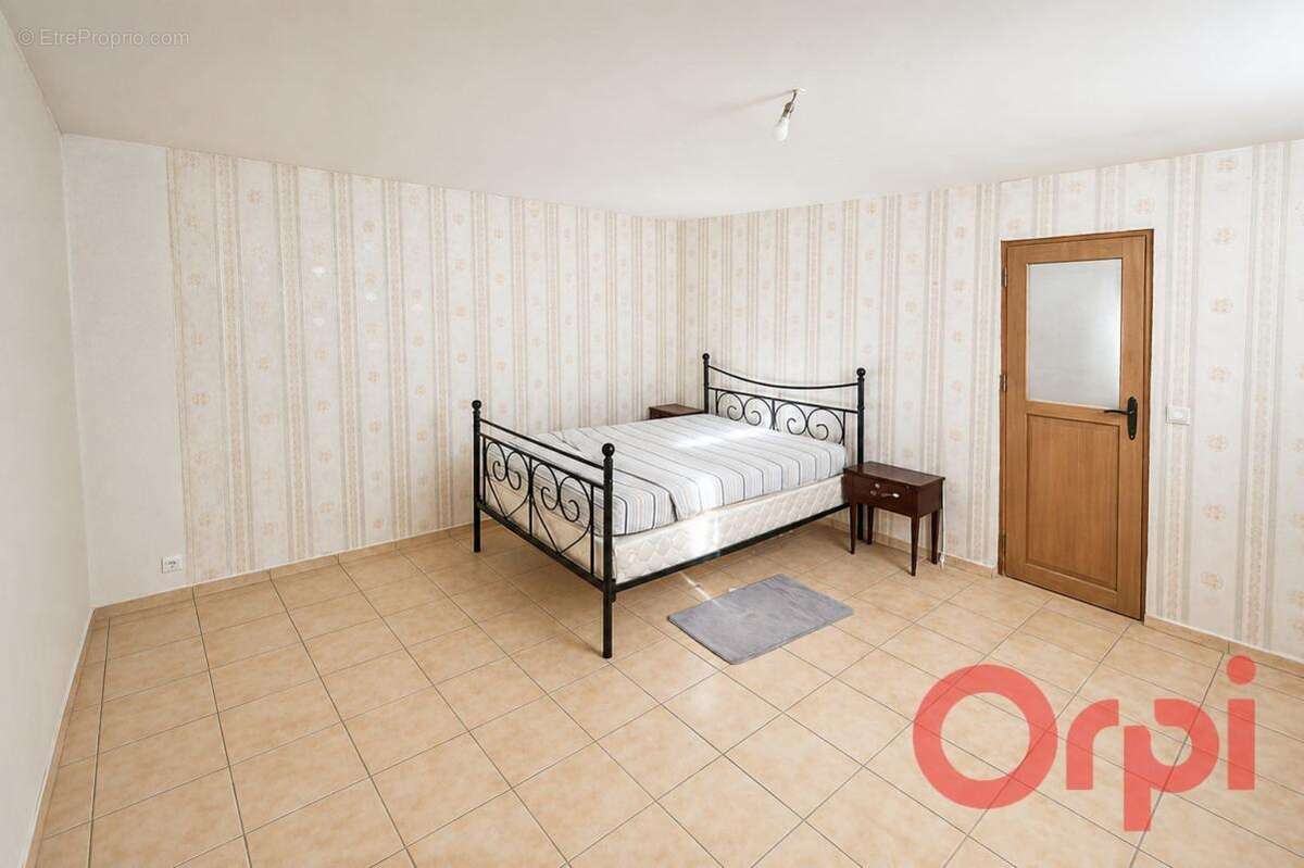 Grande maison à fort potentiel – Tout peut être réimaginé ! - photo 8