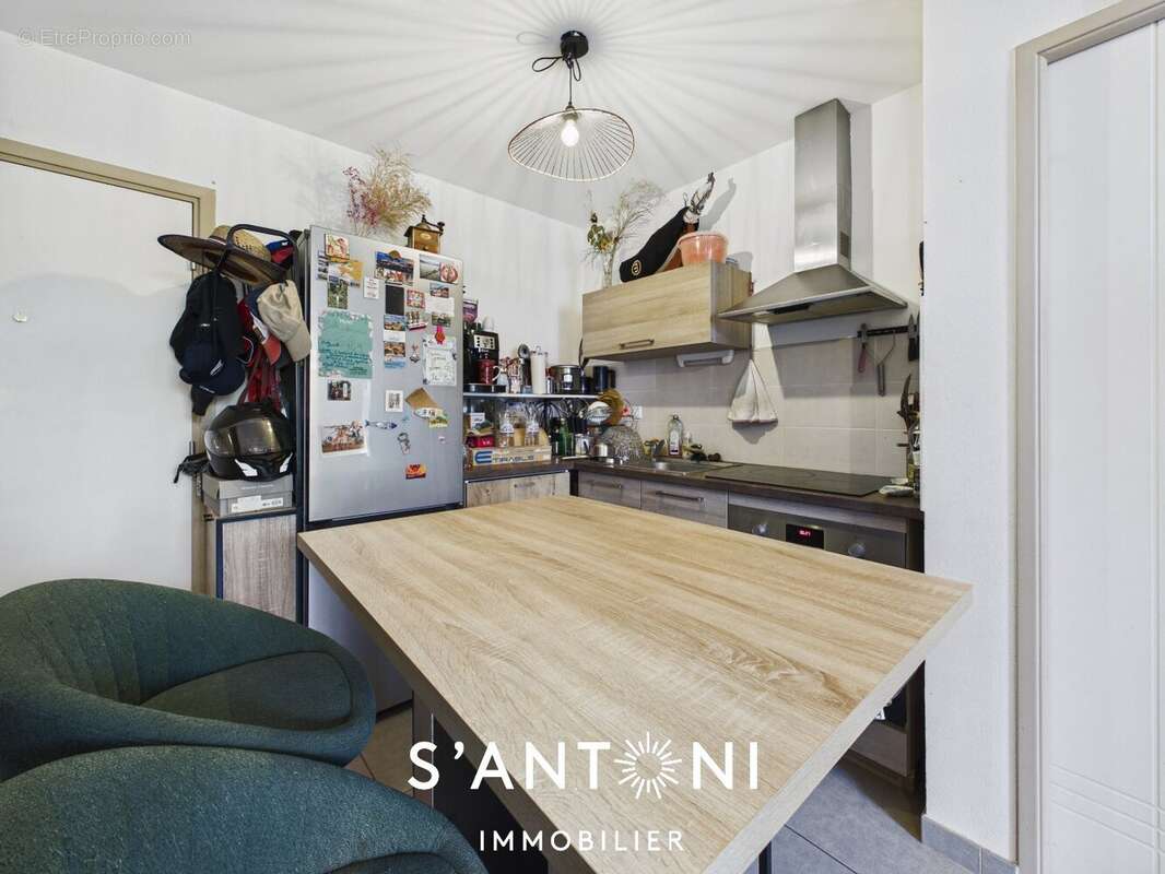 EXCLUSIVITÉ : Le compromis parfait entre intérieur et extérieur appartement de type 2 avec 2 places de stationnements - photo 3