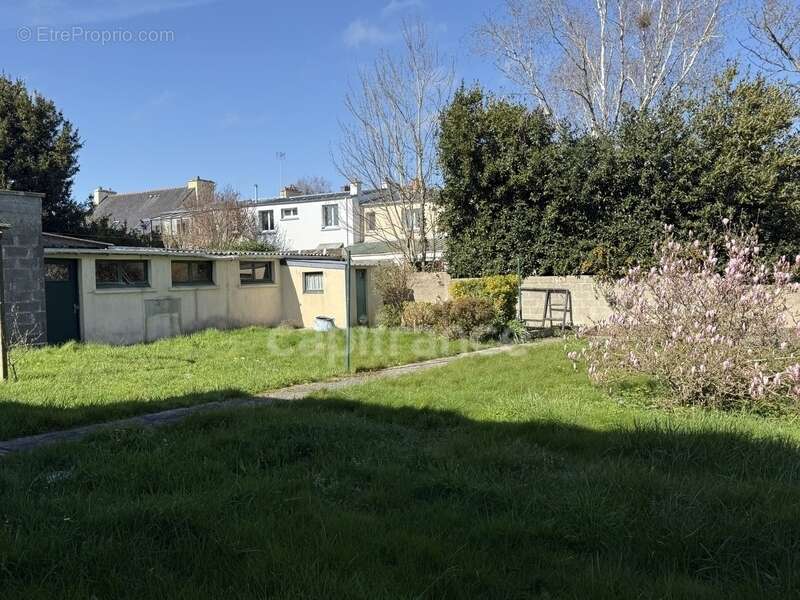 Maison à LE RELECQ-KERHUON