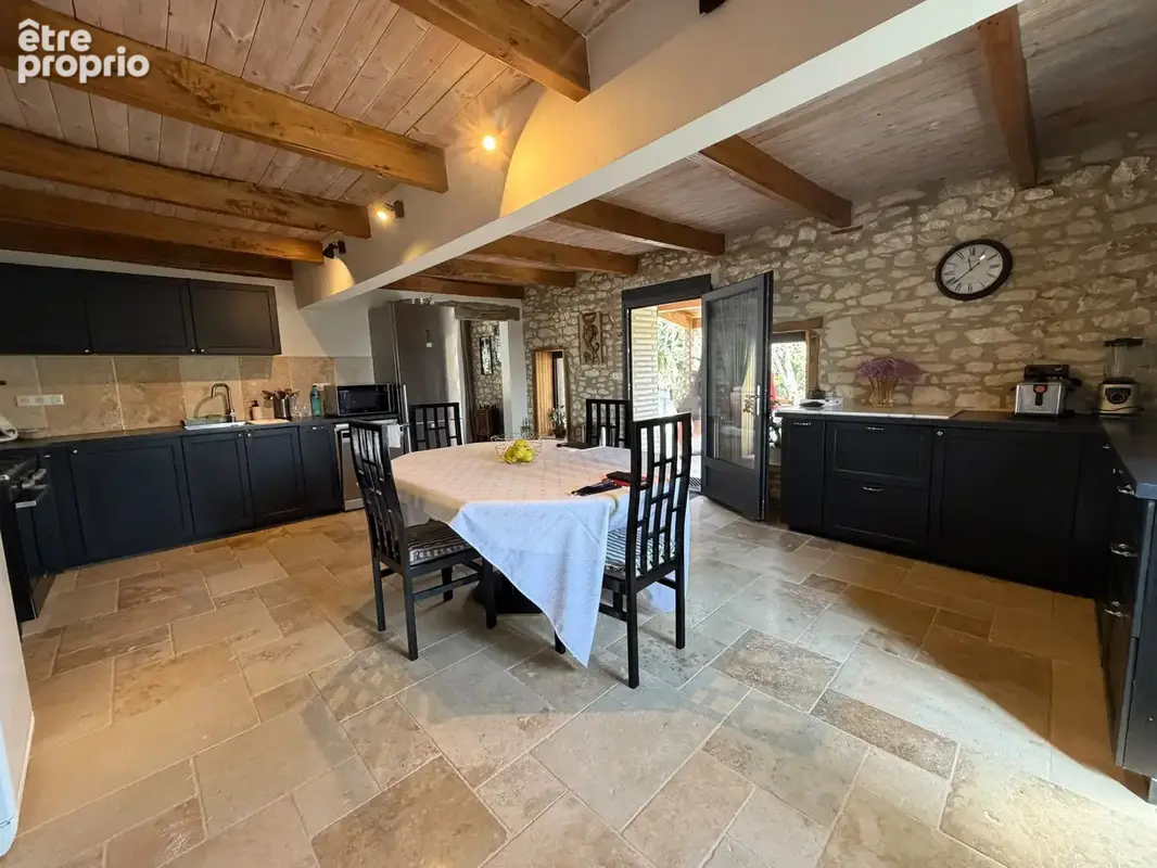 Très bel ensemble immobilier avec potentiel locatif, sur 12 ha - photo 5