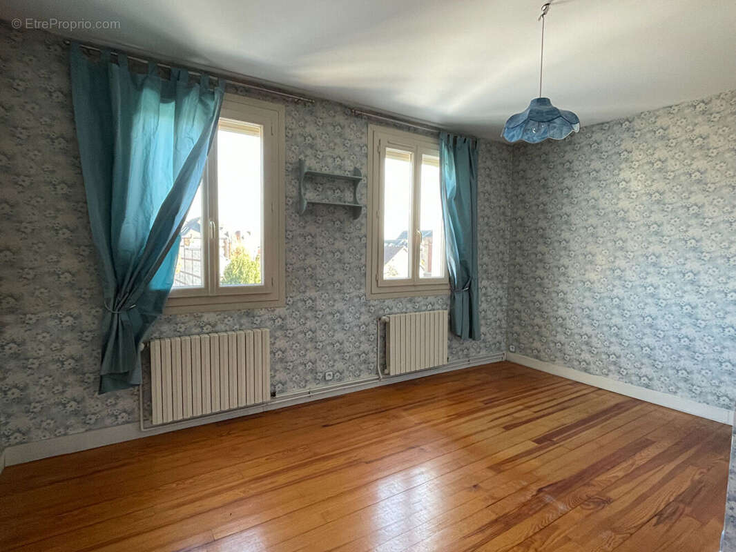 Maison Saint Aubin lès Elbeuf 6 pièces 144 m² - photo 5