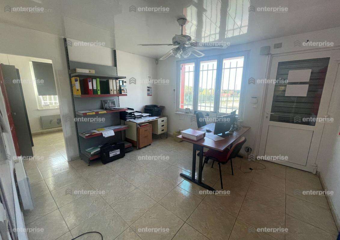 Commerce à MONT-D&#039;ORIGNY