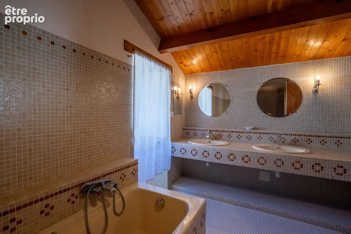 Belle propriété quercynoise avec 2 grandes maisons, piscine et 1 ha terrain - photo 32