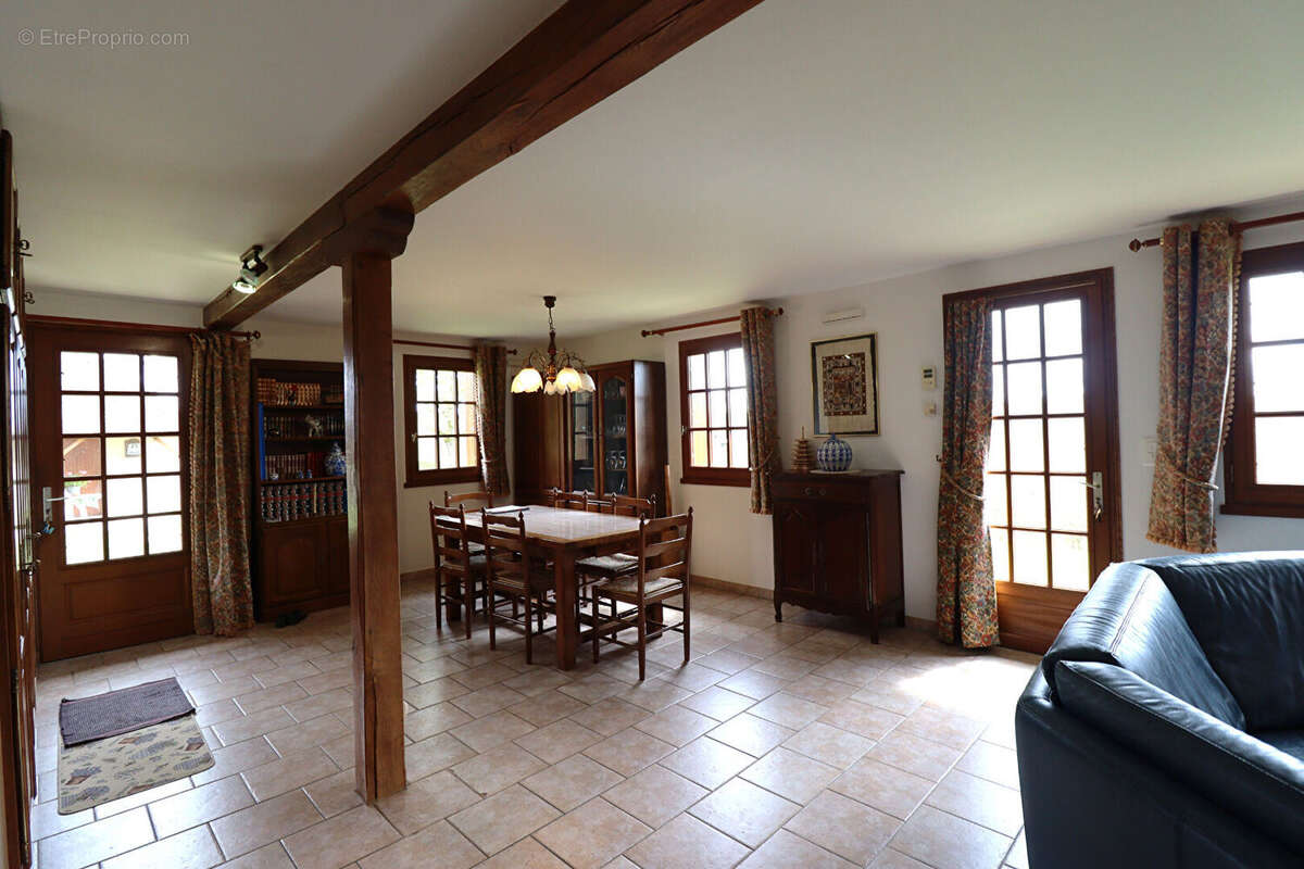 Maison à PEYRELEVADE