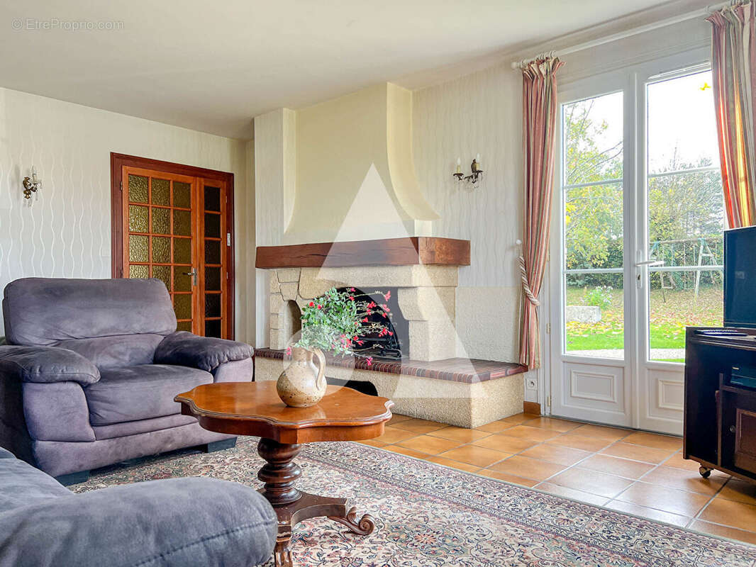 Maison à FONTCOUVERTE