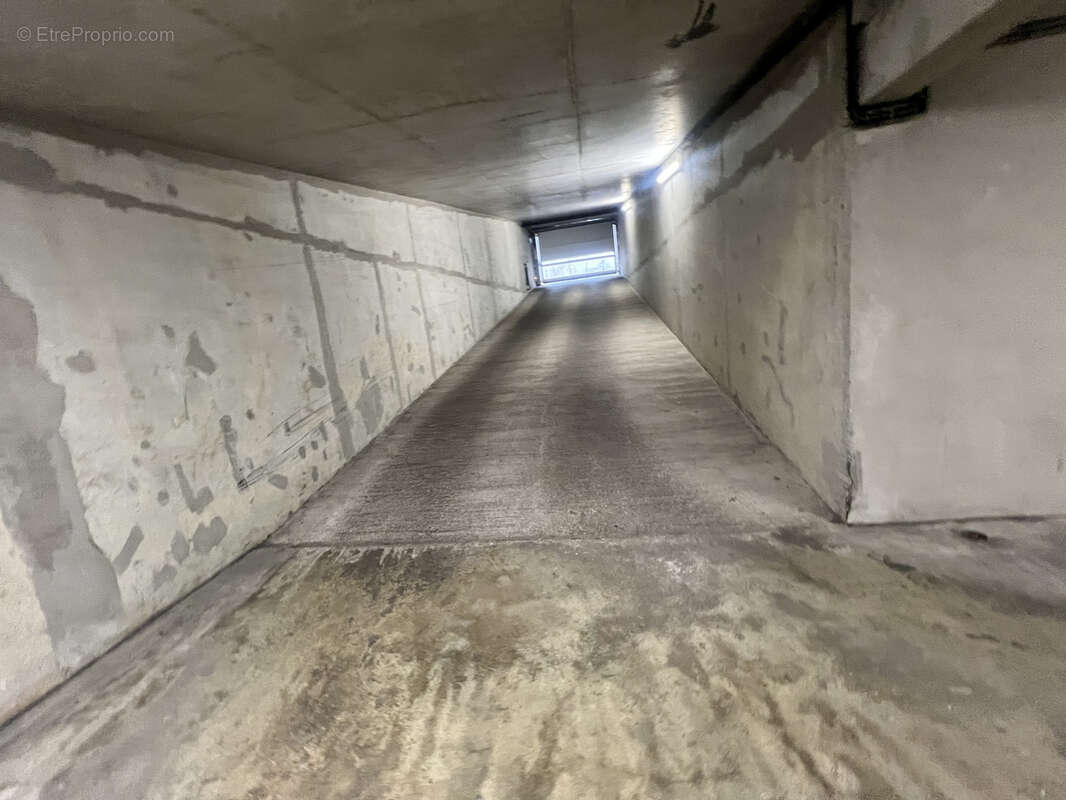 Ideal investissement- secteur avenue de paris - appartement type 2 de 67m2 + box garage - vendu loué - photo 13