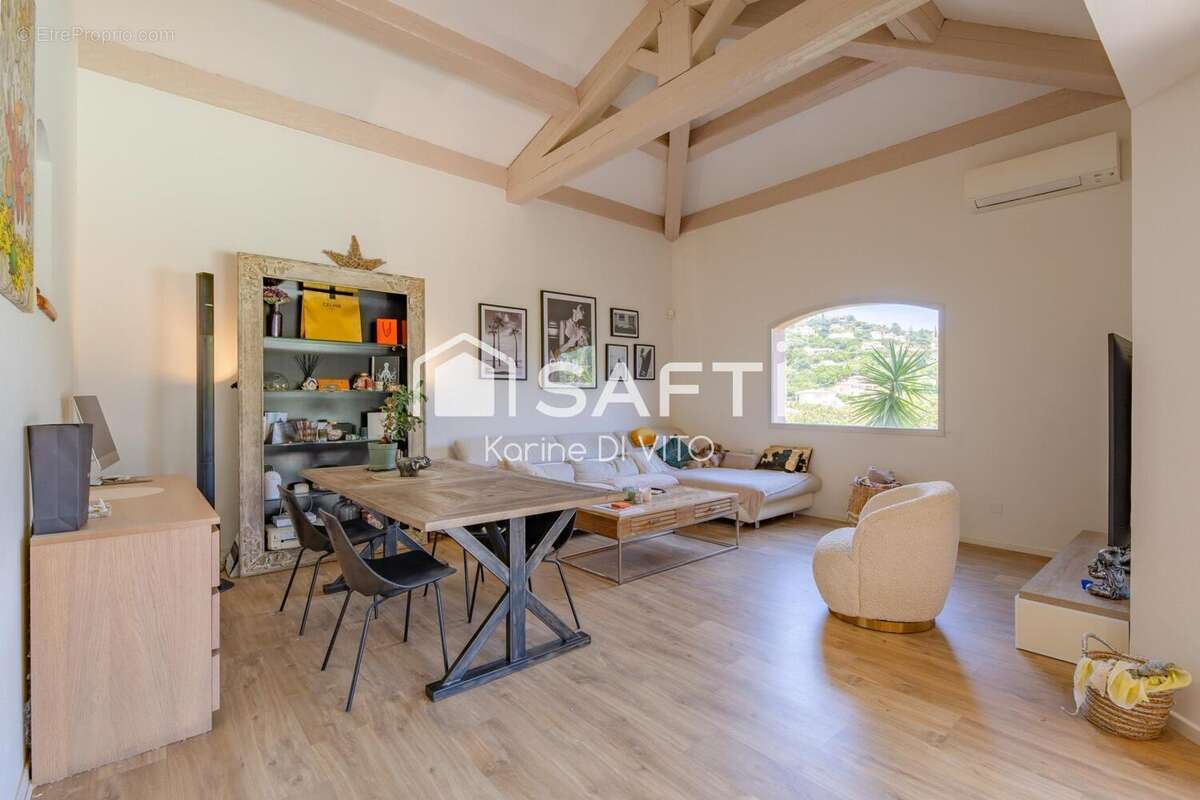 Photo 2 - Maison à ROQUEBRUNE-SUR-ARGENS