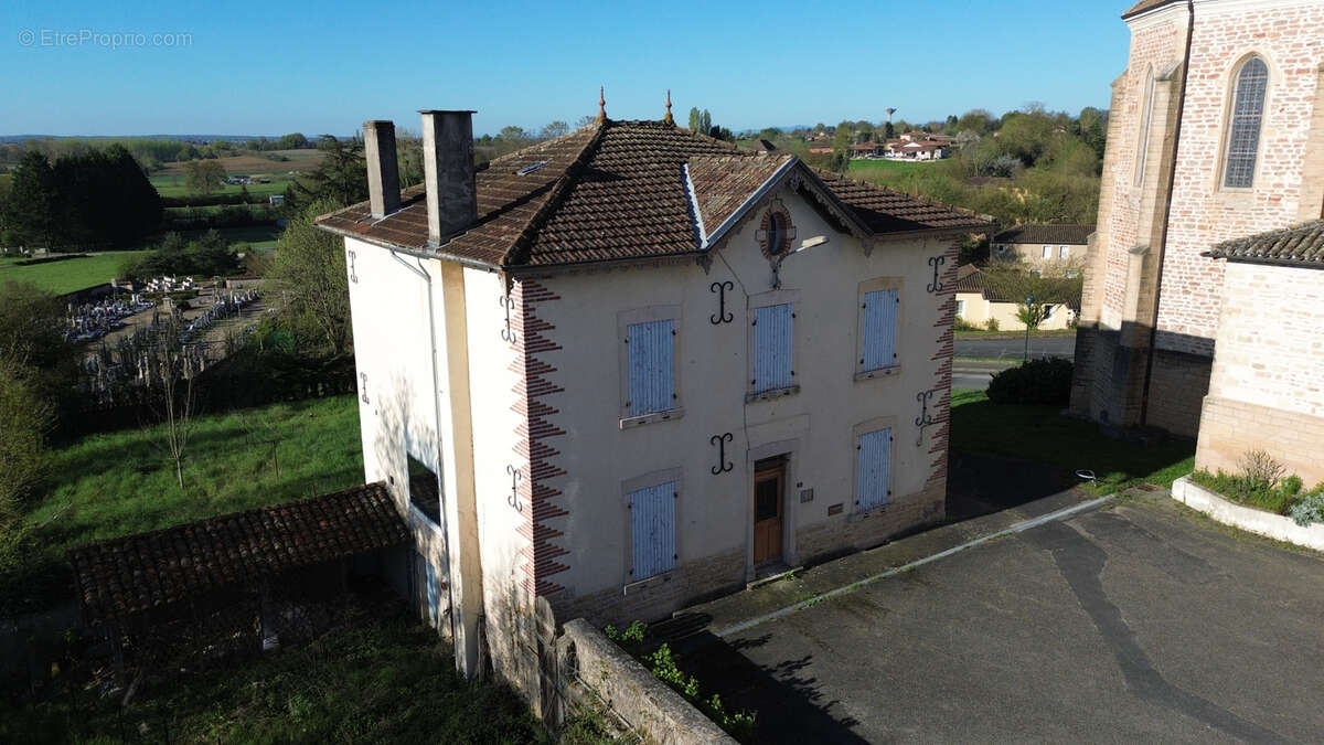 Maison à SAINT-CYR-SUR-MENTHON