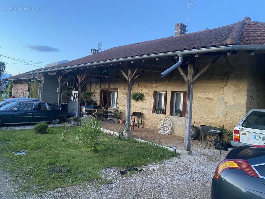Maison à ROMENAY