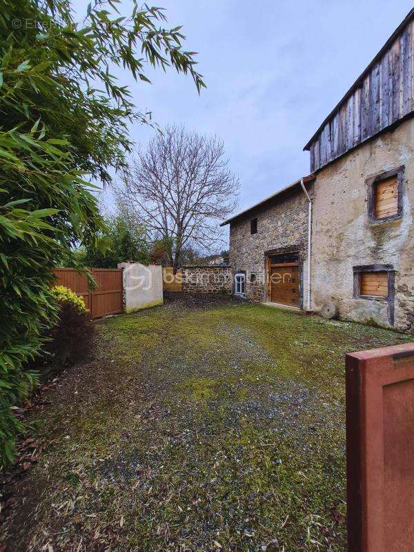 Maison à MARSAC-EN-LIVRADOIS