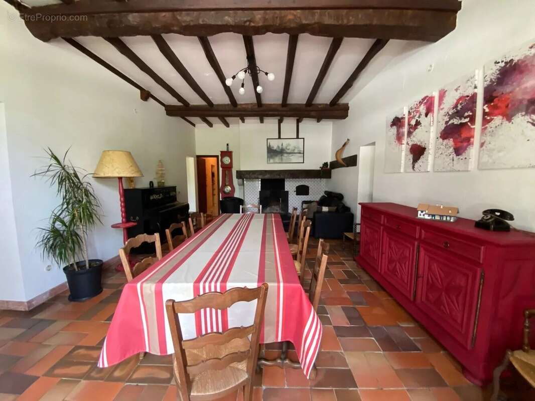 Maison à LAHONTAN