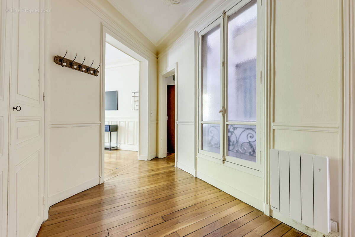 Appartement à PARIS-14E