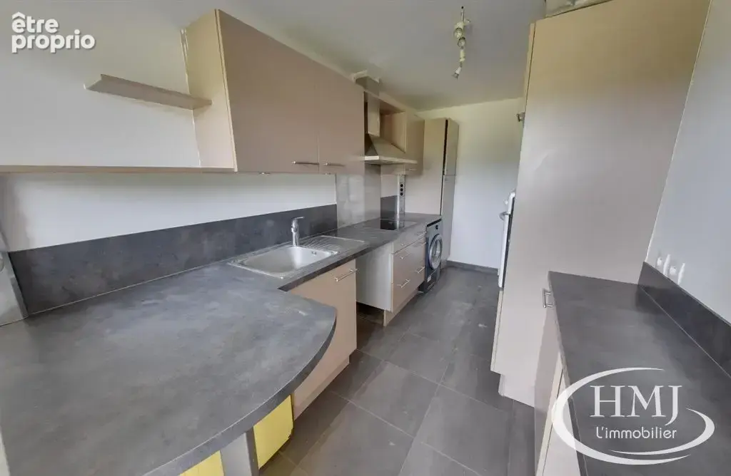 Appartement 4 pièces 87 m² à vendre à Courcouronnes (91080) - photo 3