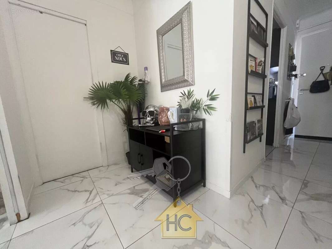 Appartement à LE CANNET