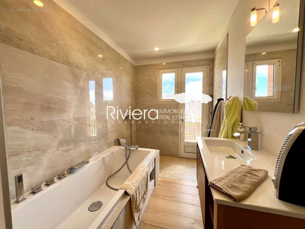 Appartement à CAVALAIRE-SUR-MER