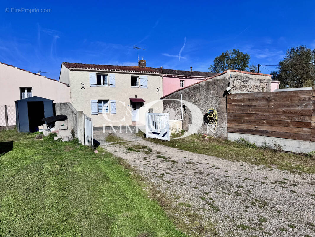 Maison à LEGE