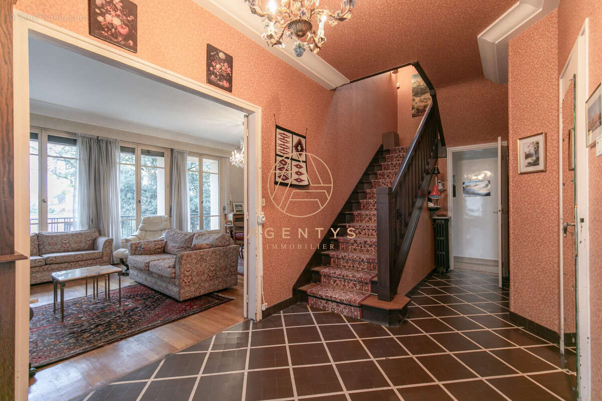 Maison à SAINT-MAUR-DES-FOSSES