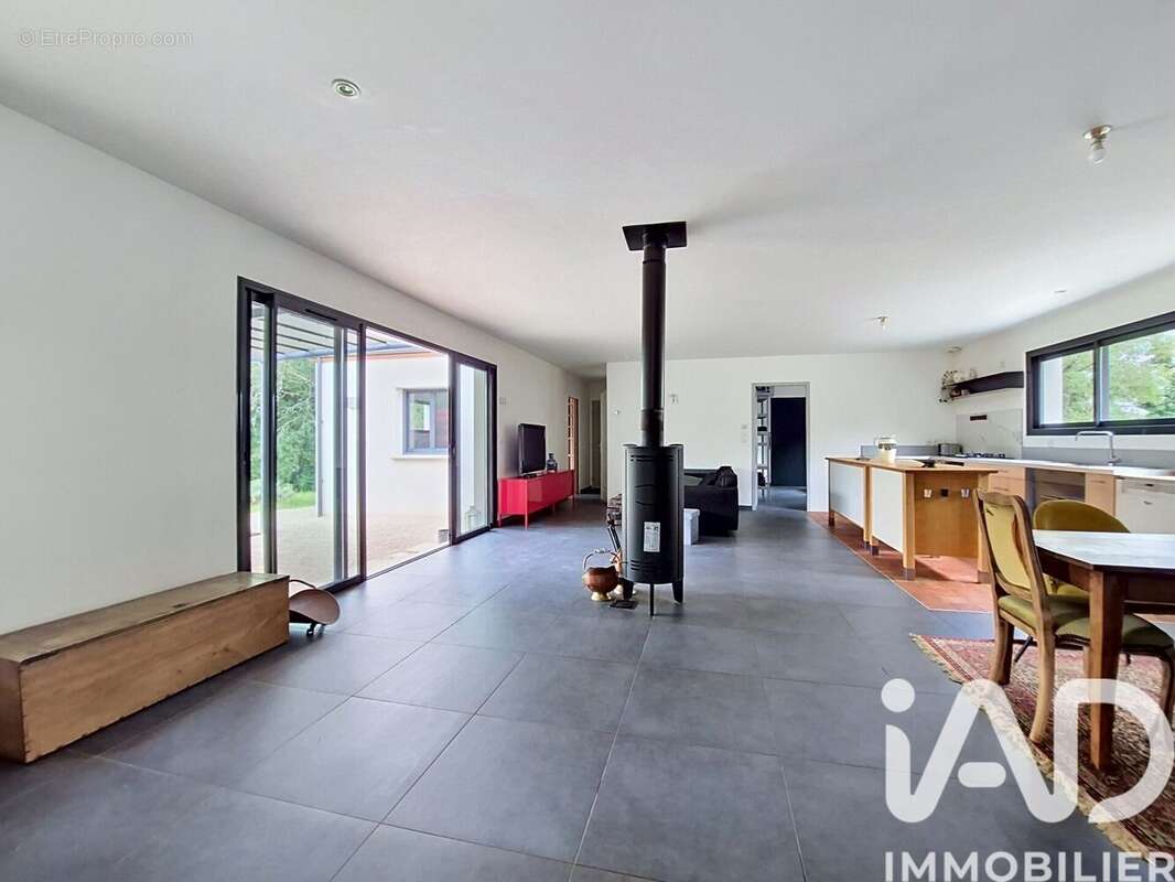 Maison 140 m² à Laburgade  - photo 4