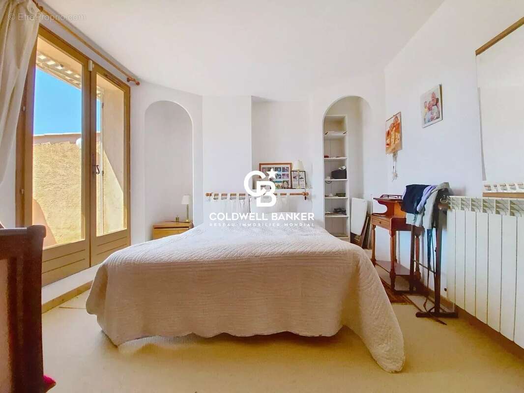 Maison à LES ISSAMBRES