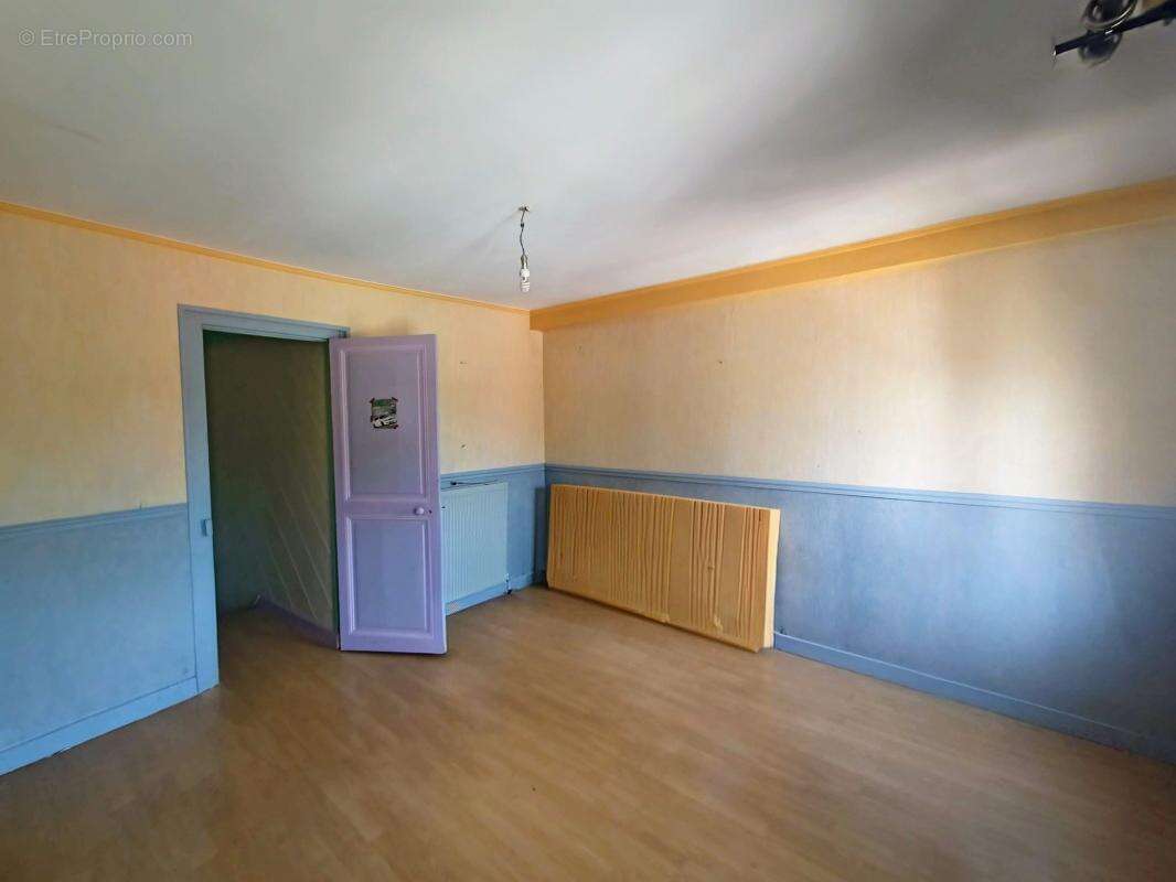 Maison à MAGNAC-SUR-TOUVRE