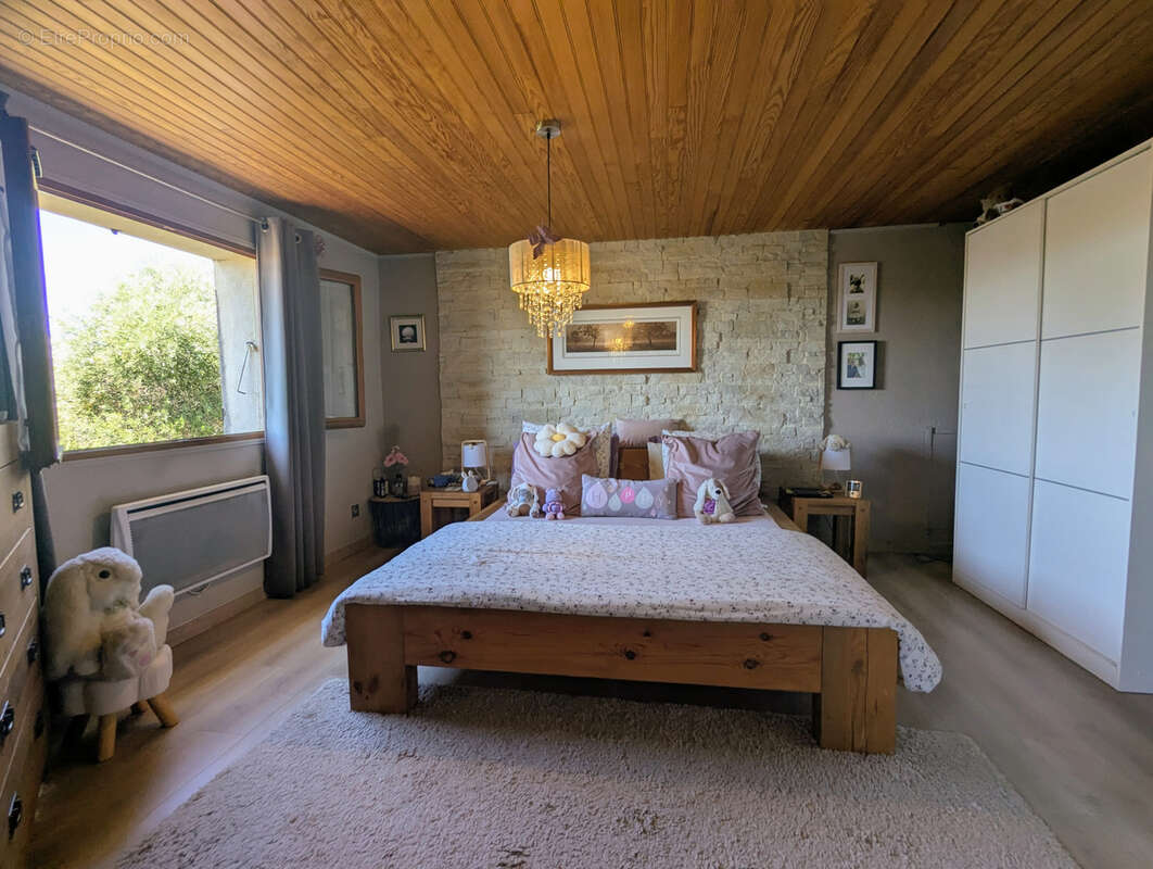 Maison à SAINTE-VALIERE