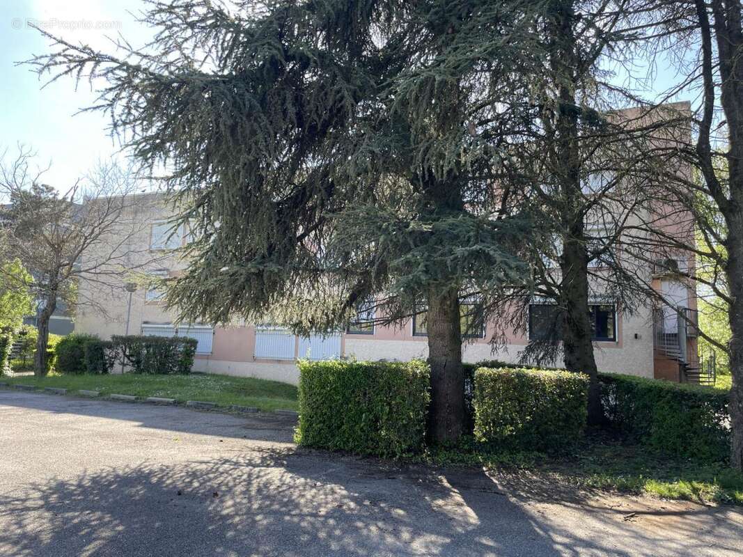 Commerce 153 m² à Valence  - photo 2
