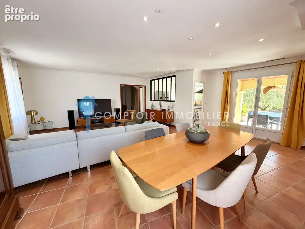 En exclusivité  sur les hauteurs de Vergèze, villa Plain pied de 120 m2 environ sur 832 m2, piscine garage et - photo 9