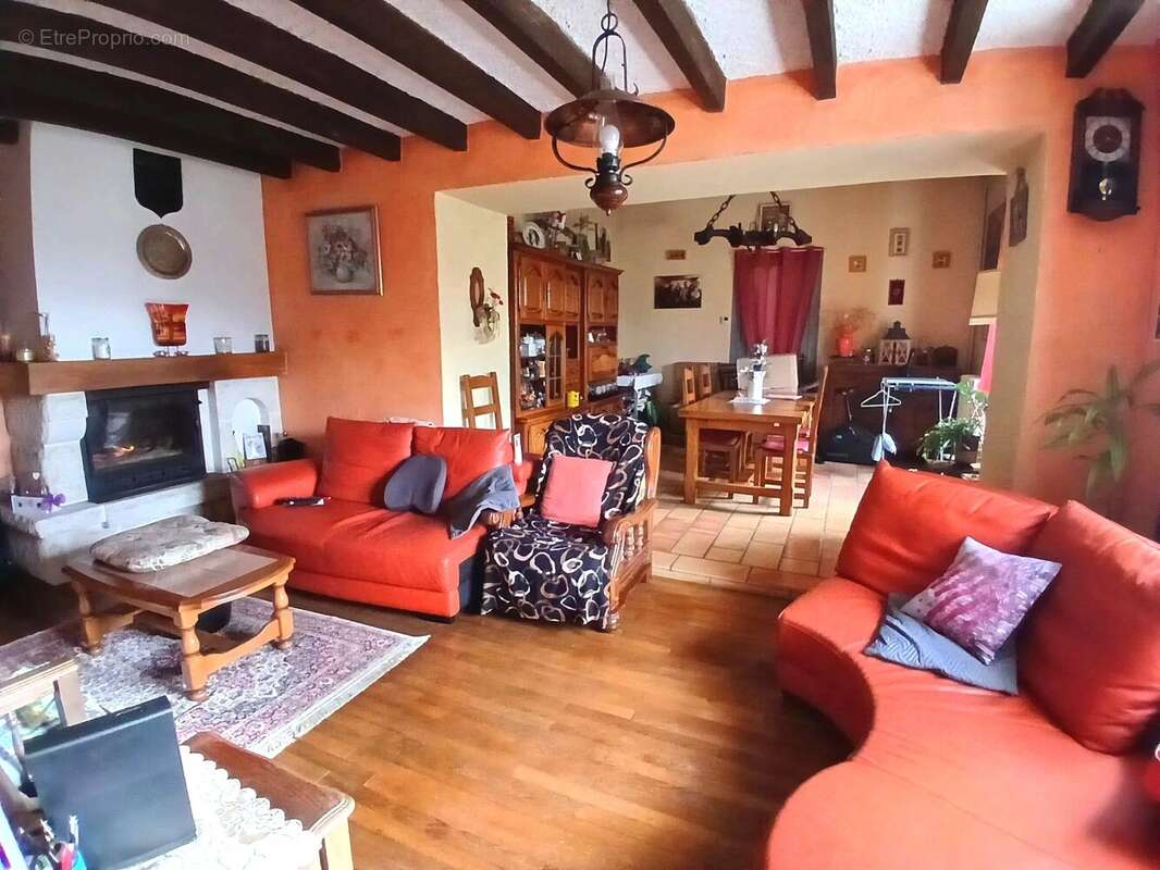 Maison à SAINT-FORT-SUR-LE-NE