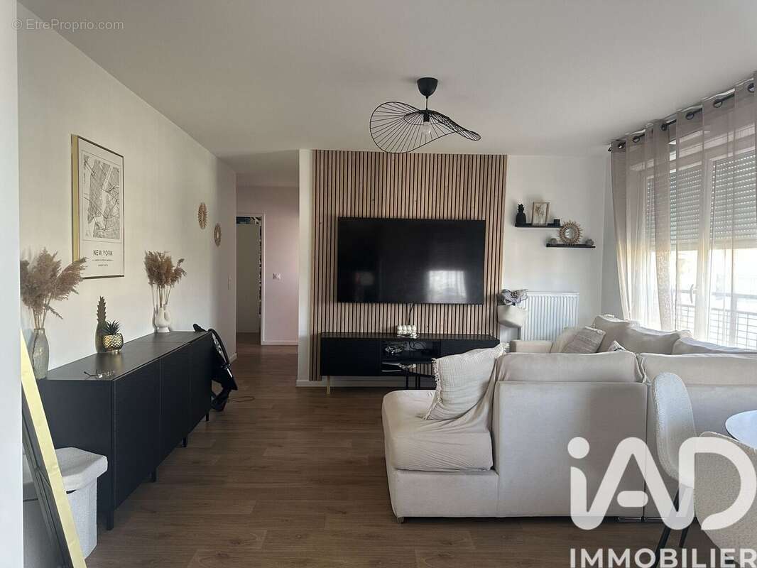 Photo 2 - Appartement à CORBEIL-ESSONNES