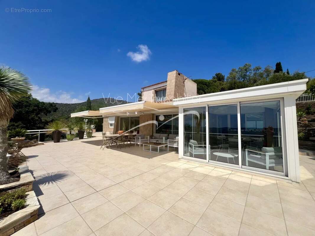 Villa avec piscine et vue panoramique – Le Lavandou - photo 2
