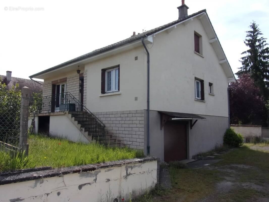 Maison à YZEURE