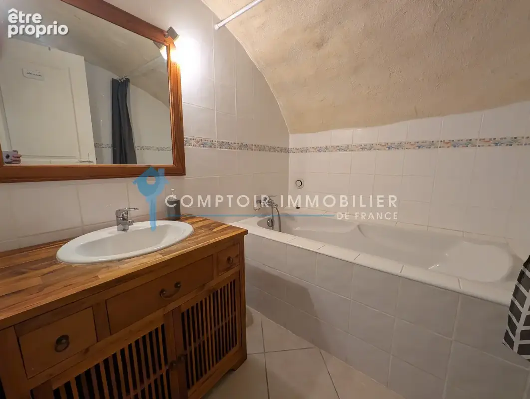Dépt. 07 - A VENDRE à LAVILLEDIEU - Grand Mas de 530 m2 avec 7 appartements loués - Parcelle de 1600 m2. Inves - photo 29