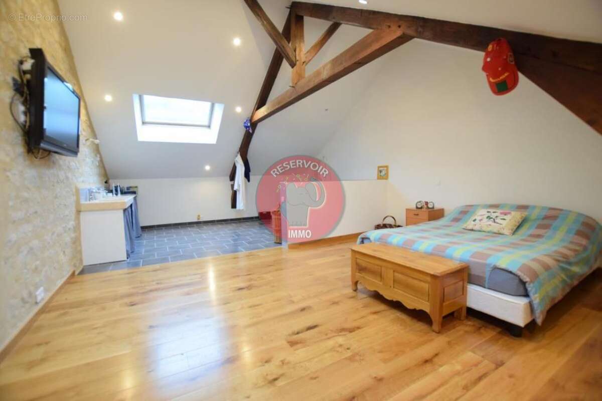 Maison à AISY-SUR-ARMANCON