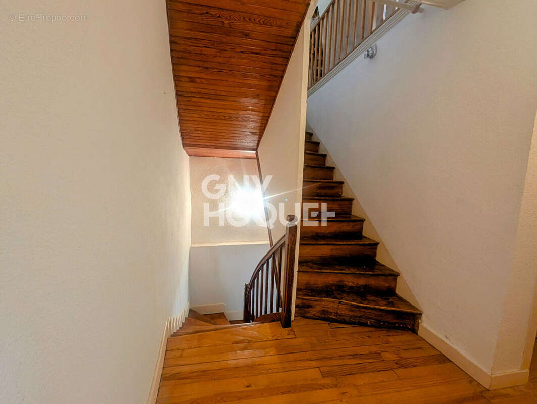 Maison à PONT-DU-CHATEAU