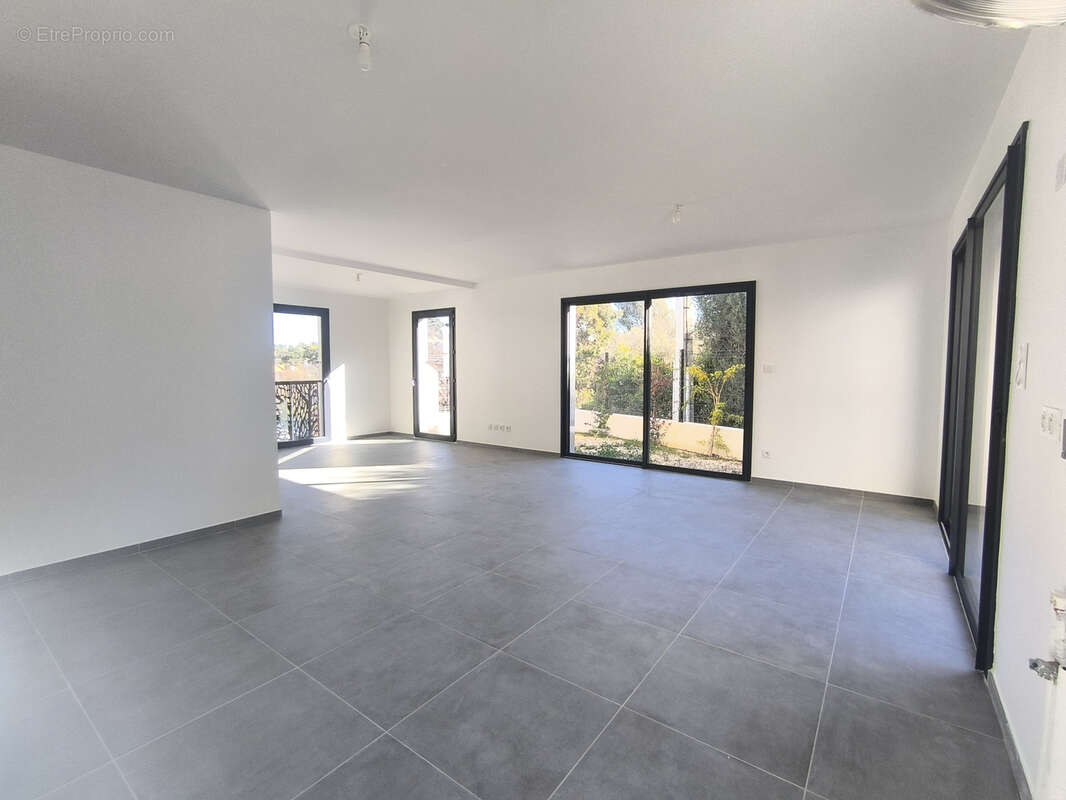 Appartement à SIX-FOURS-LES-PLAGES