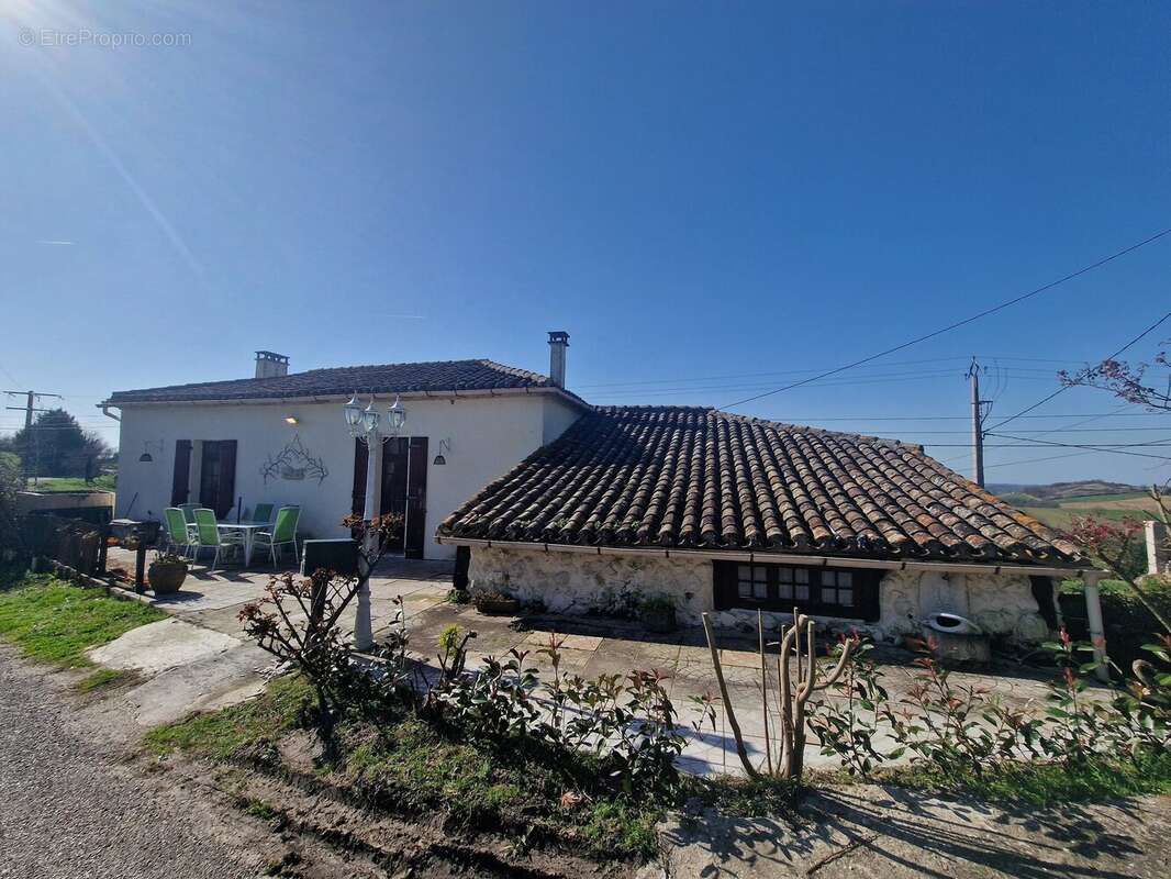 Charmante maison en pierre avec piscine à la sortie d'un village - photo 5
