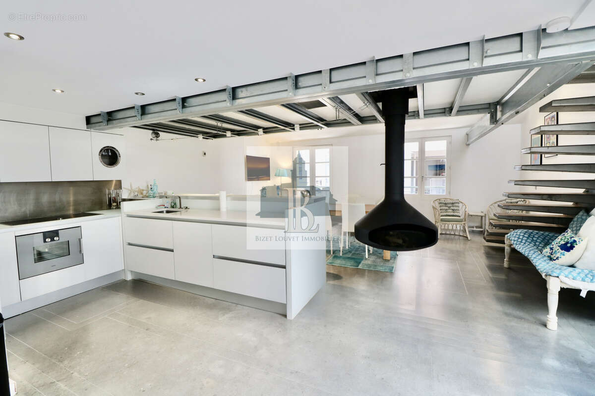 Rare dans le village de Saint-Tropez, appartement avec terrasse et 4 chambres - photo 3