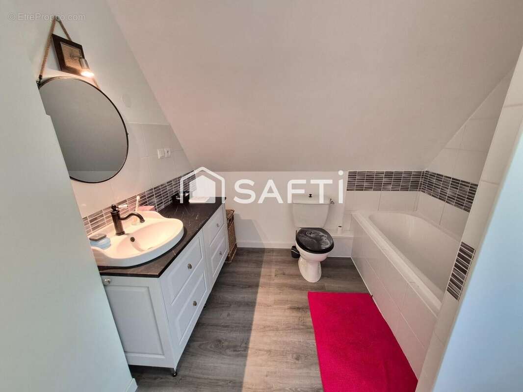 Maison 168 m² à Descartes  - photo 9