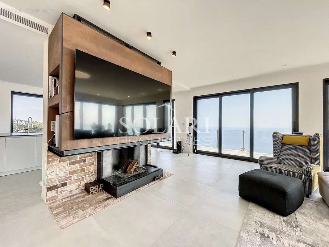 Maison à THEOULE-SUR-MER