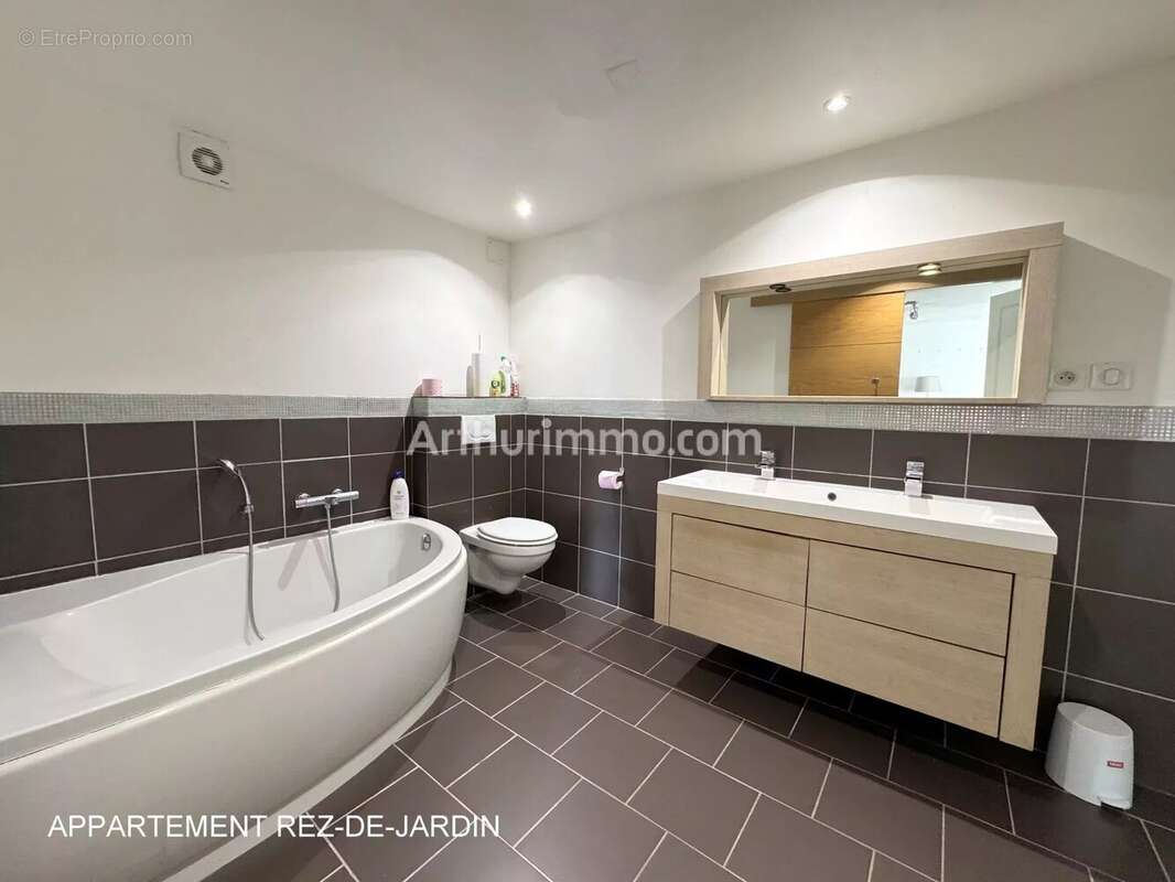 Maison à PLAN-DE-LA-TOUR