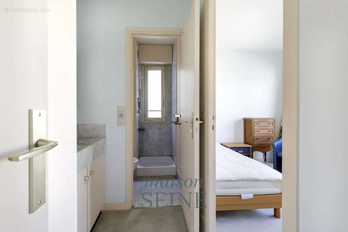 Appartement à NEUILLY-SUR-SEINE