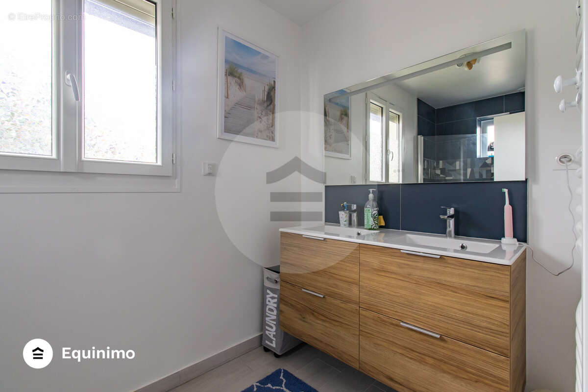 Maison à SAINT-MAUR-DES-FOSSES