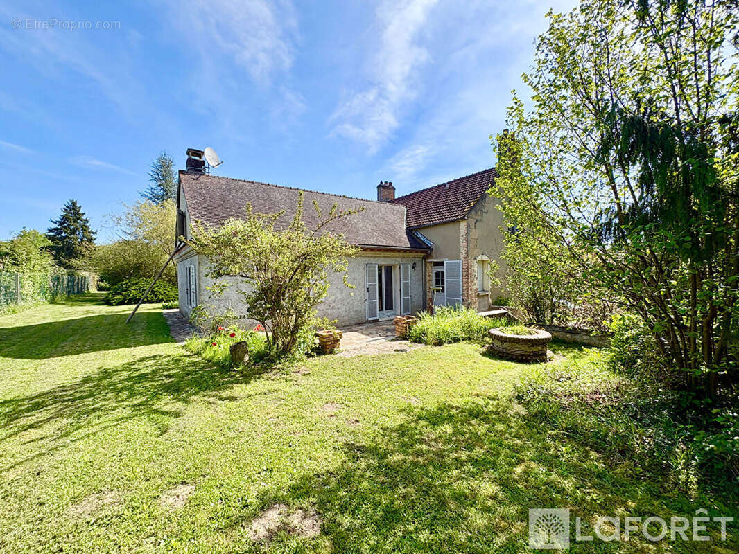 Maison à VALLERY