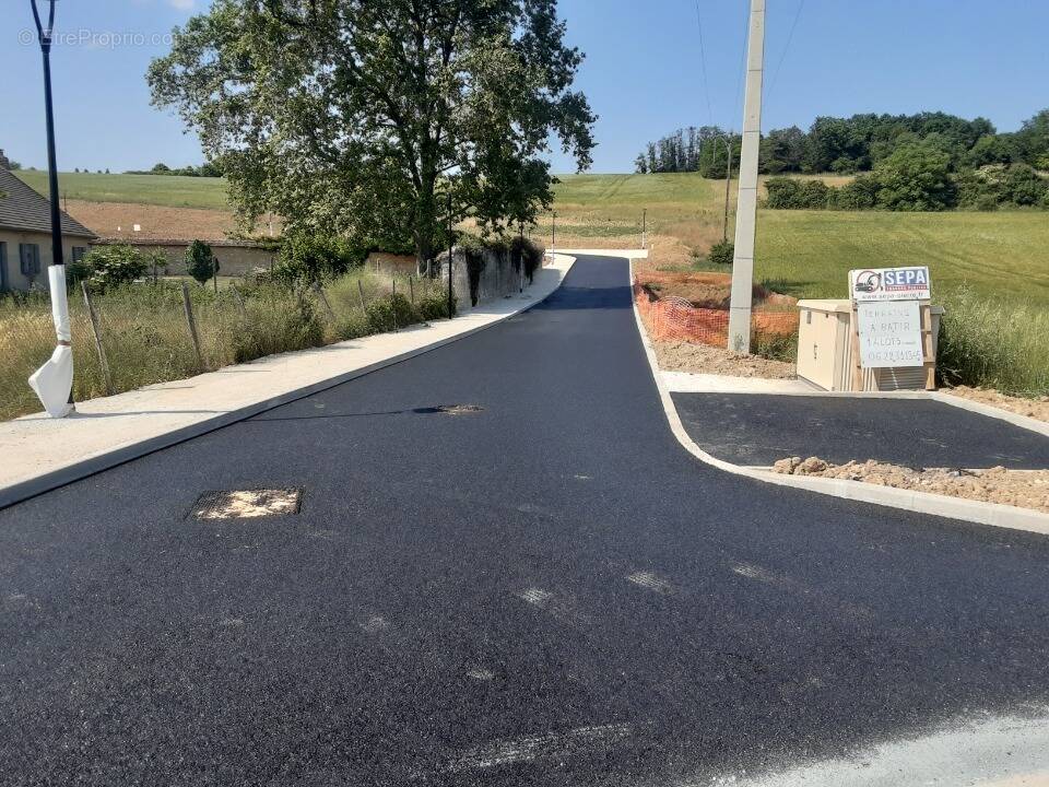 Terrain à GRISY-SUISNES