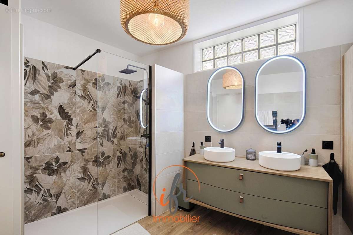 Appartement à LA TOUR-DU-PIN