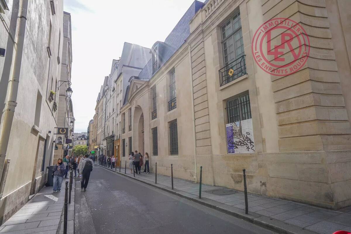 Appartement à PARIS-3E