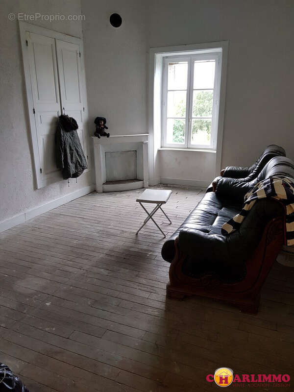 Maison à ORADOUR-SUR-VAYRES