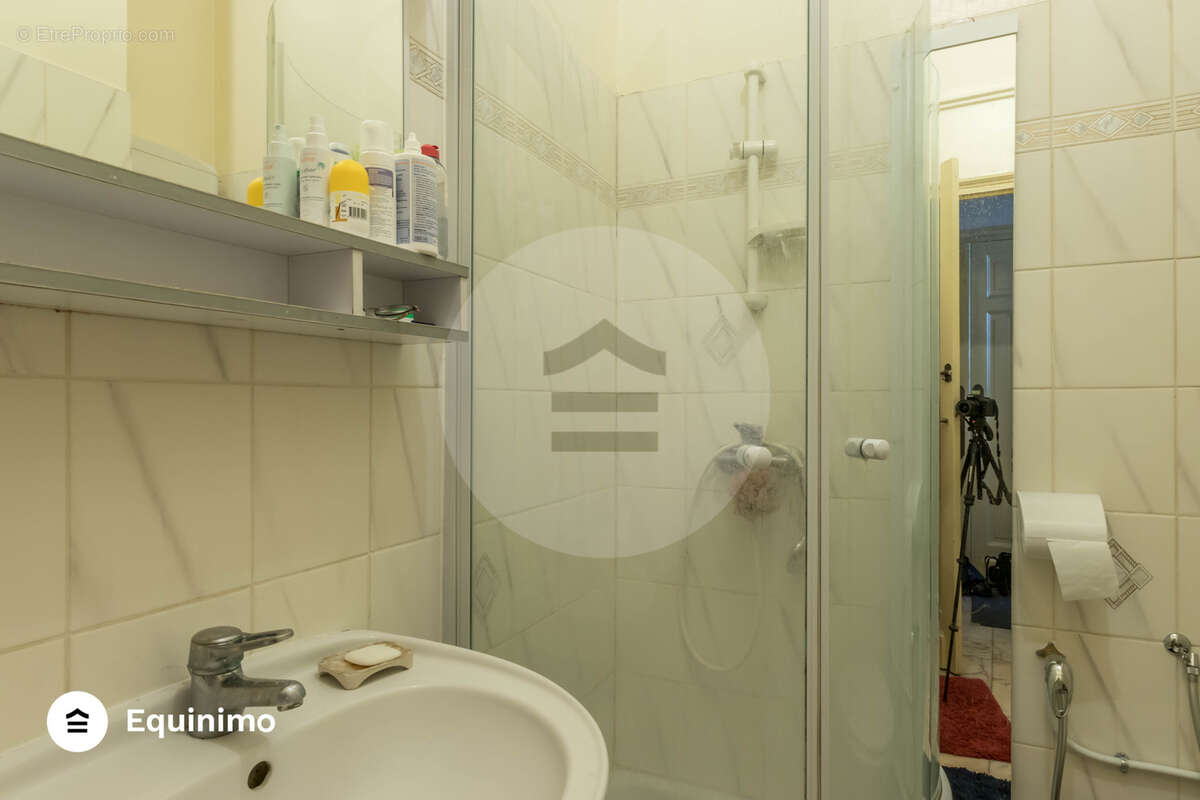 Appartement à PARIS-8E