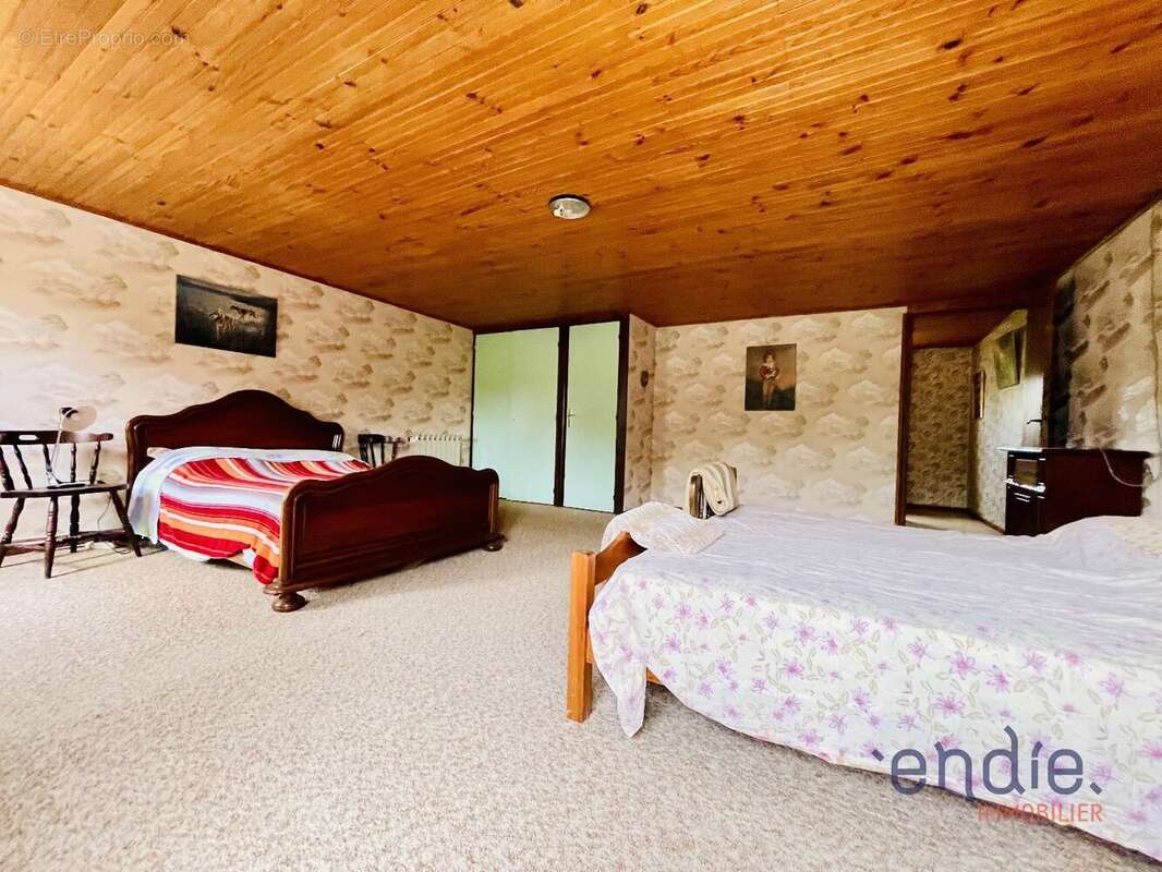 Lorgues villa t6 piscine garage - photo 18