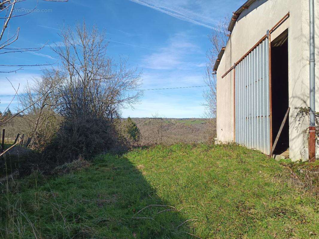 Terrain à MIRANDOL-BOURGNOUNAC